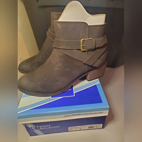 White mountain Yandra Brown Suede Smooth Buckled Western Boho Booties Size 10 - Picture 3 of 9